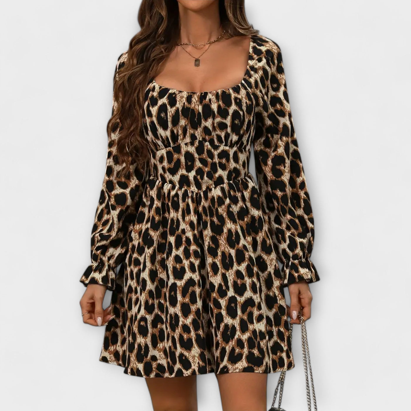 Catarina - Vestido curto com estampado de leopardo